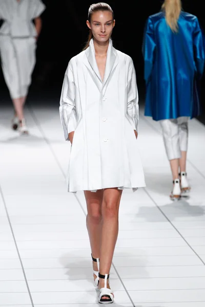 Look 9